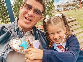 «Сложновато. Жду, когда она вырастет»: Курбан Омаров рассказал почему не общается с дочкой от Бородиной 
