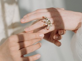 Суперзвезда, стратег или женщина-загадка: что выбранное обручальное кольцо говорит о своей обладательнице