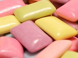 Вредит ли жвачка зубам: вся правда от стоматолога