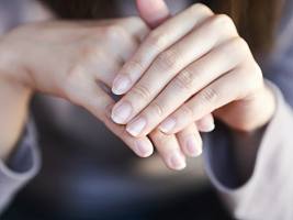 Ногти посинели: когда обращаться за помощью при цианозе