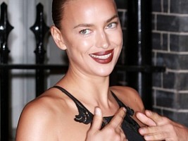 Дразнит обоих? Почему Ирина Шейк увлечена Томом Брэди, а романтический отпуск проводит с Брэдли Купером
