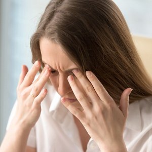 От бессонницы до обмороков: 8 признаков того, что человек слишком мало ест