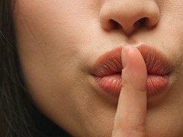 Не говори! 3 фразы, которые обесценивают собеседника
