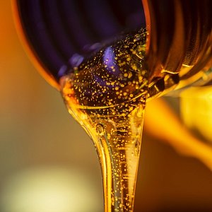 Жирно не будет: топ-6 натуральных и доступных масел для кожи, волос и ногтей