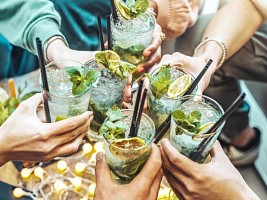 Вишня, джинсы и тюльпаны: 6 тем для вечеринок, которые откроют летний сезон