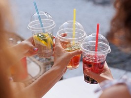 Не только соль: 8 продуктов, которые заставляют нас отекать летом