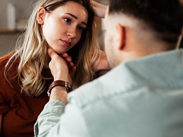 Говорит, что любит: 11 признаков, что мужчина вас на самом деле не ценит