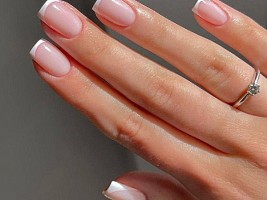 Квадратная форма ногтей снова покоряет мир трендов