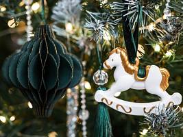 Осторожно, елка! Как праздничные украшения портят здоровье взрослых и детей