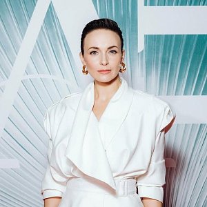 «Мне в дисциплине жить проще»: Анна Снаткина рассказала, что помогает ей в 40 лет выглядеть на 20