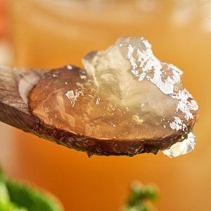 Не гадость, а коллаген! О пользе холодца для кожи лица