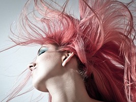 Блеск, цвет и объем: 8 новинок для волос, которые вас заинтересуют