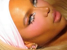 Макияж в стиле Нгози Эдеме: чем знаменита визажист, делавшая образы для Ким Кардашьян и Наоми Кэмпбелл