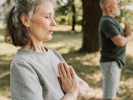 Испытано простое дыхательное упражнение, которое снижает риск развития болезни Альцгеймера