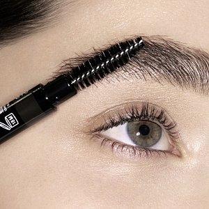 Сияет каждый день: повторяем макияж с показа Chanel Сияет каждый день: повторяем макияж с показа Chanel