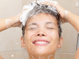 4 причины, почему летом надо мыть голову каждый день 