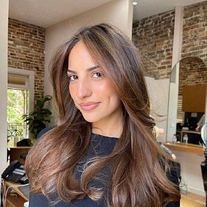 «Бэмби-брюнетт» — горячий тренд на естественный цвет волос этой осени