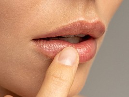 Как на иголках: стоит ли проводить микронидлинг для губ