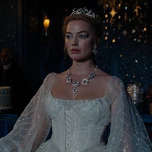 Повторяем макияж Марго Робби из фильма «Грозовой перевал»