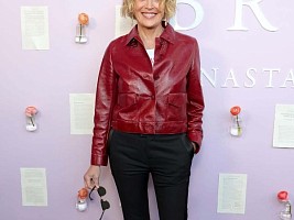 Шерон Стоун рассказала, что помогает ей уменьшить выпадение волос