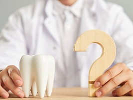 Импланты или коронки: что выбрать, чтобы потом не пожалеть