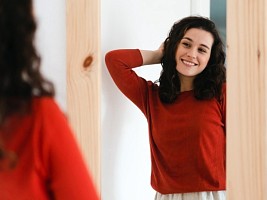 Фотоколлаж, автопортрет и ресурсный чемоданчик: 3 арт-метода влюбиться в себя заново весной
