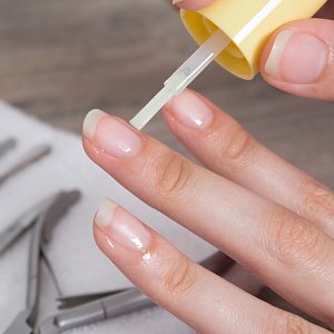 Не надо задираться: почему шелушится кутикула и как с этим справиться Не надо задираться: почему шелушится кутикула и как с этим справиться