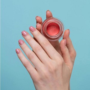 Прыщи от косметики: могут ли кремовые румяна вызвать высыпания на лице