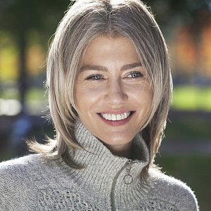Стильно, модно, благородно: каким должен быть макияж при седине Стильно, модно, благородно: каким должен быть макияж при седине