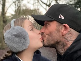 Поцелуи ребенка в губы: сексолог объясняет, можно ли это делать