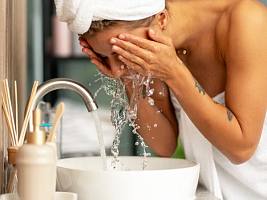 Правило 60 секунд и отдельное полотенце: работают ли эти мифы об умывании на самом деле Правило 60 секунд и отдельное полотенце: работают ли эти мифы об умывании на самом деле