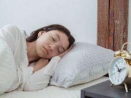 Ученые доказали: время отхода ко сну влияет на здоровье сердца