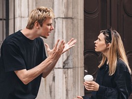 8 ошибок при разговоре, которые портят отношения