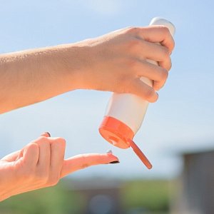 Ожоги, пигментация, фотостарение: почему SPF30 не всегда спасает 
