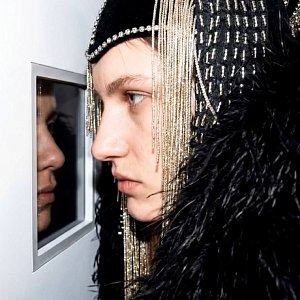 Ода максимализму: что об актуальных трендах мы поняли из кутюрного театрального показа Valentino