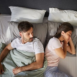 Еще минуточку: 6 причин, почему женщинам нужно больше сна, чем мужчинам