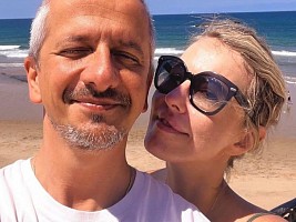 Показал язык и посмеялся: Богомолов опроверг слухи о разводе с Собчак 