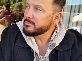 «Хочется нравиться поклонницам»: Стас Михайлов признался, благодаря чему стал выглядеть моложе