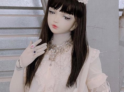 Лулу Хашимото: девушка-кукла из Японии скрывает свою настоящую внешность
