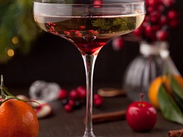 Красота в бокале: чем заменить алкоголь на новогоднем столе и не заскучать