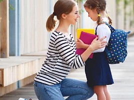 Если ребенок не хочет в школу: 6 причин и советы для родителей