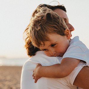 Надежный тип привязанности: 10 правил, которые помогут воспитать счастливого ребенка