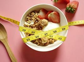 Без лишних калорий: 5 лучших перекусов для тех, кто худеет