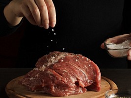 TikTok стал платформой для «мясных инфлюенсеров»: все о «плотоядной» диете