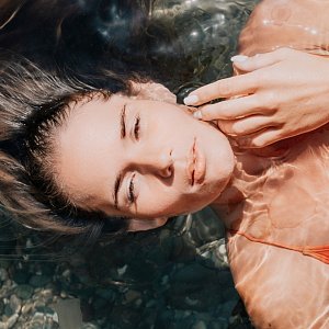 Сухая — не значит обезвоженная: как правильно увлажнять кожу