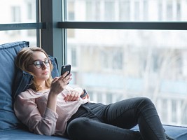 Бедроттинг: помогает ли «терапия безделья» восстановиться и в чем проявляется скрытая угроза такого поведения