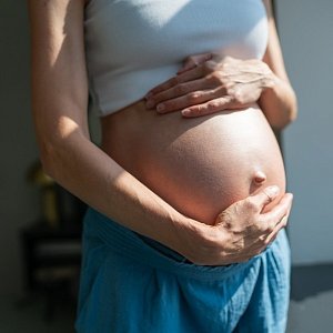 После пластики — в декрет: как роды и кормление меняют результаты операции