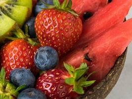 3 этих сладких фрукта помогают «топить» жир на животе