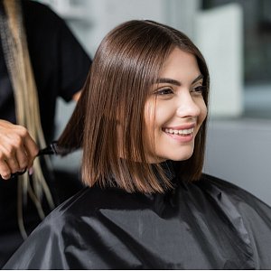 От случайных салонов к family-формату: как меняются привычки россиян в уходе за волосами