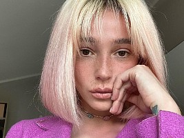 «Маленькая голова», лишний вес, возраст: из-за чего грустит и страдает Настя Ивлеева